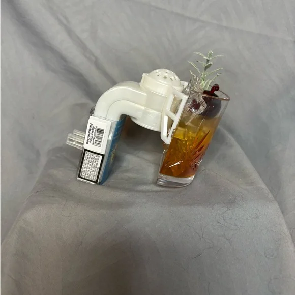 Bath & Body Works Wallflower Cocktail Glass Plug In Nightlight - Picture 2 of 4